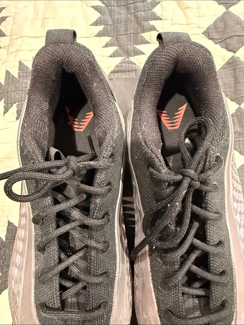 Men’s A.E. 1 basketball shoes, size 9
